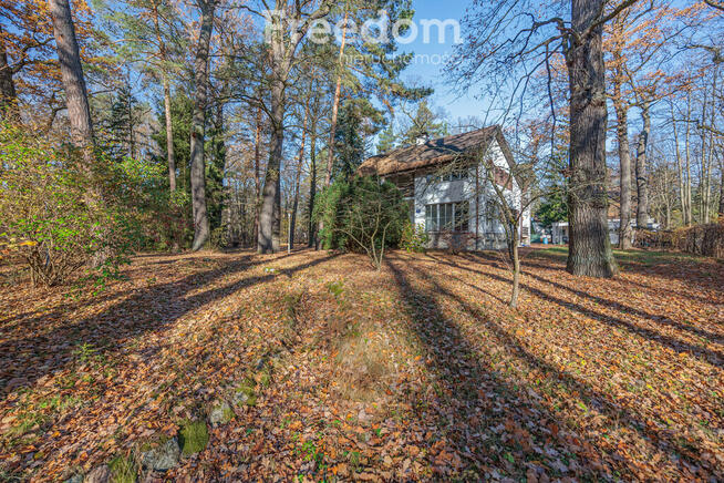 Działka budowalna z domem w Zalesiu Dolnym