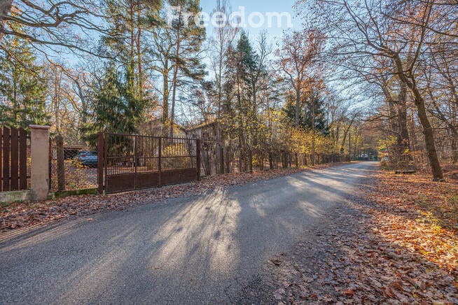 Działka budowalna z domem w Zalesiu Dolnym