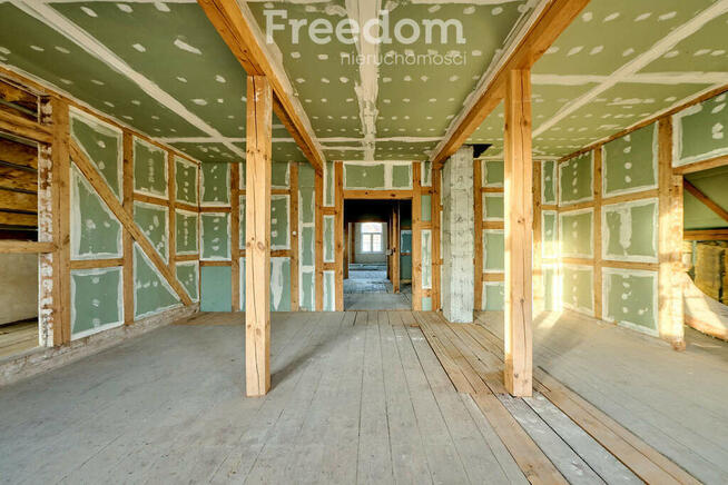 Dom wolnostojący w centrum Młynar