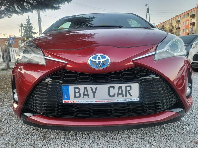 Toyota Yaris 1.5 Hybrid 100 KM Full Wersja 100% Przebieg Gwarancja Zapraszamy !!!