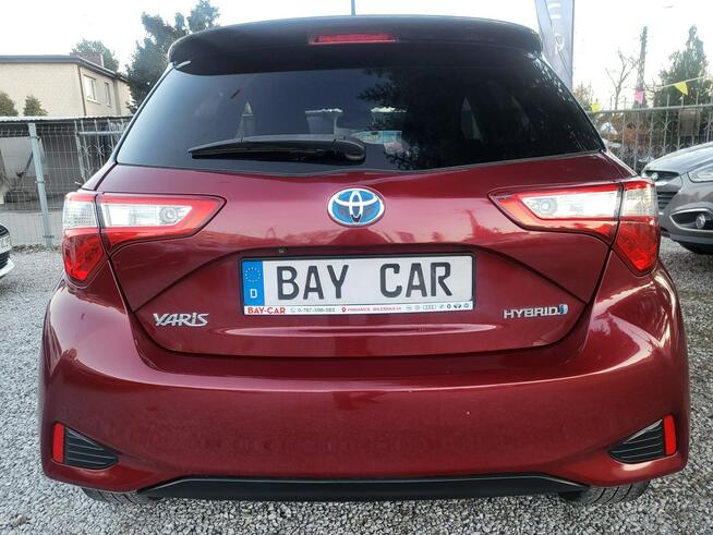 Toyota Yaris 1.5 Hybrid 100 KM Full Wersja 100% Przebieg Gwarancja Zapraszamy !!!