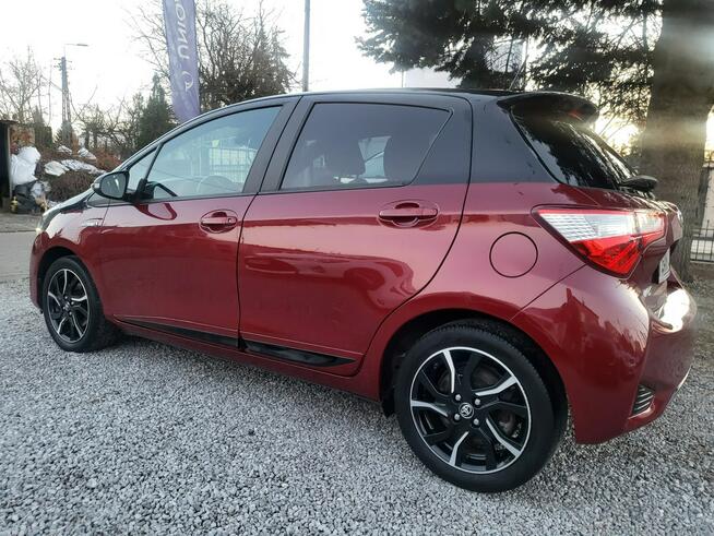 Toyota Yaris 1.5 Hybrid 100 KM Full Wersja 100% Przebieg Gwarancja Zapraszamy !!!