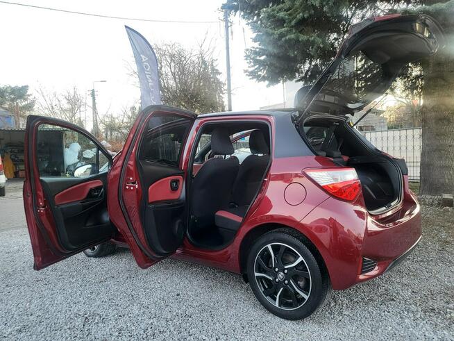 Toyota Yaris 1.5 Hybrid 100 KM Full Wersja 100% Przebieg Gwarancja Zapraszamy !!!