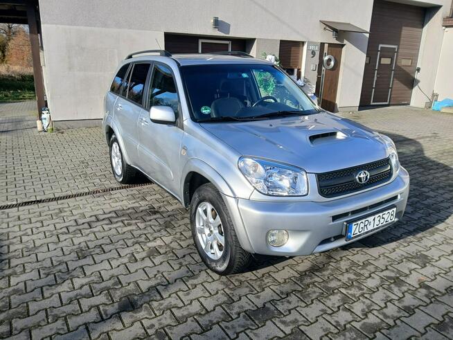 Toyota RAV-4 2.0 D4D LIFT 4X4 skóry alufelgi klimatronik tempomat szyberdach stanBD