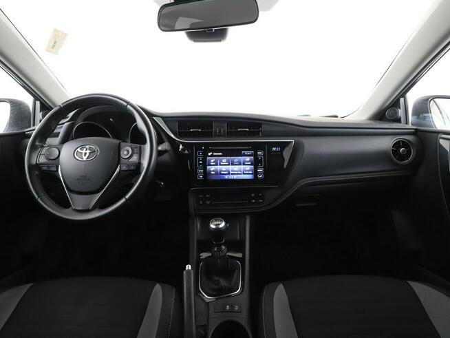 Toyota Auris Historia serwisowa Navi Klimatyzacja Podgrzewane fotele Bluetooth