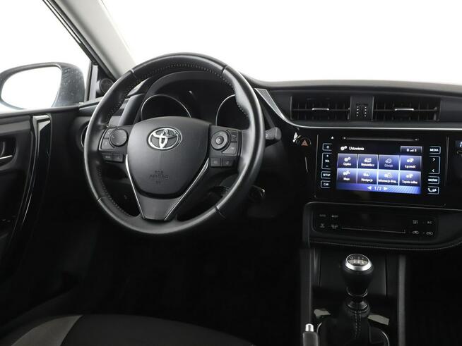 Toyota Auris Historia serwisowa Navi Klimatyzacja Podgrzewane fotele Bluetooth