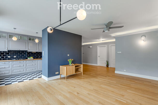 4 pok. w centrum Siedlec, 2012 rok, balkon, garaż.