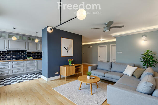 4 pok. w centrum Siedlec, 2012 rok, balkon, garaż.