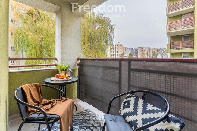 Atrakcyjna kawalerka z oddzielną kuchnią, 37 m2.