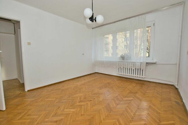 3-pokojowe 54m2 na I piętrze bloku w centrum, 1go Maja.