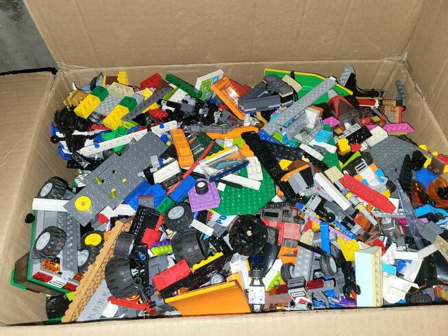 Klocki Lego mieszanka 5 kg losowe + 5 figurek