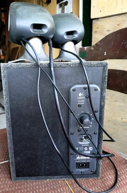 Zestaw głośnikowy 2.1 LOGITECH X-220