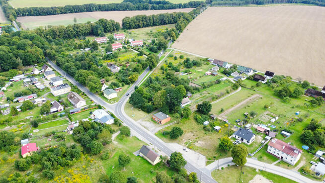 Tychowo - parterowy budynek usługowy