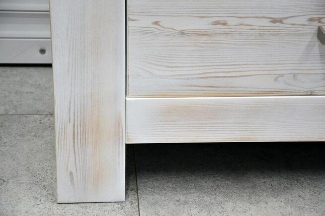 komoda sosnowa z szufladami - jak nowa