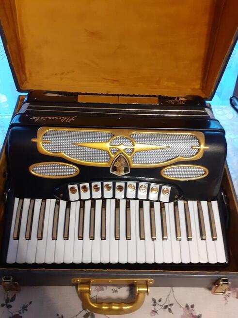 Ładny akordeon włoski 120 bas 4 chóry