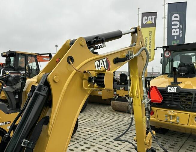 FABRYCZNIE NOWA MINIKOPARKA CATERPILLAR 302 CR