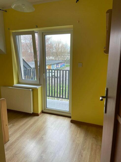 Ładny pokój w centrum Radomia z wyjściem na taras.