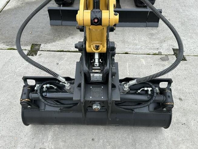 FABRYCZNIE NOWA MINIKOPARKA CATERPILLAR 302 CR