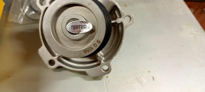 Sprzedam pompa wody Chrysler