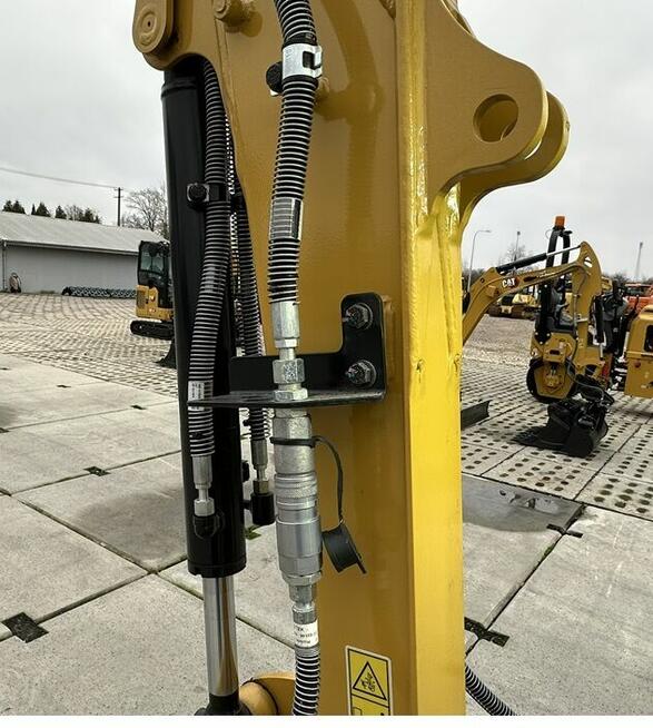 FABRYCZNIE NOWA MINIKOPARKA CATERPILLAR 302.7 CR.
