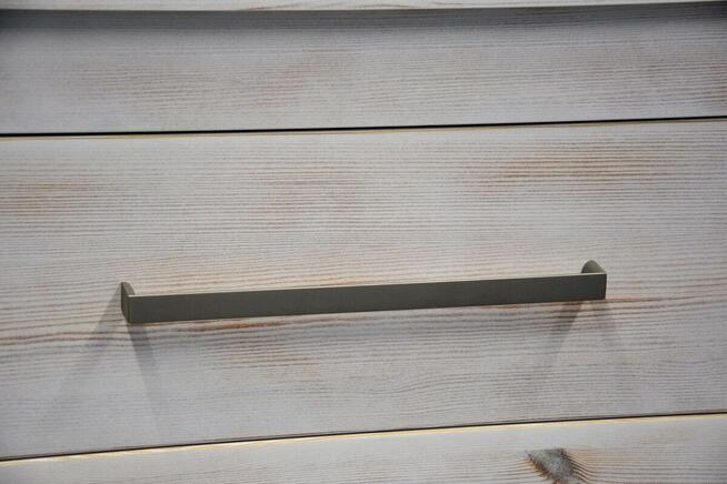 komoda sosnowa z szufladami - jak nowa