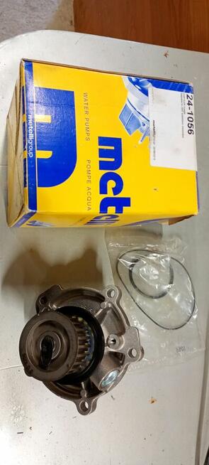 Sprzedam pompa wody Chrysler