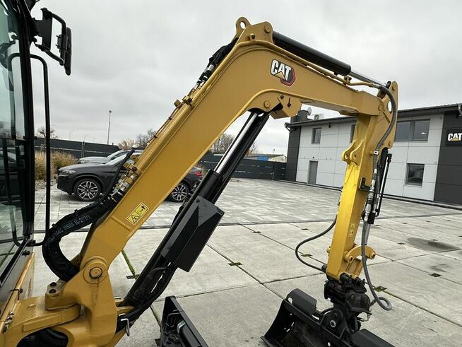 FABRYCZNIE NOWA MINIKOPARKA CATERPILLAR 302.7 CR.
