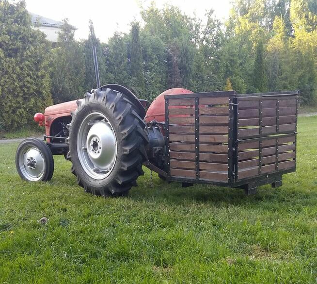 Skrzynia transportowa do ciągnika