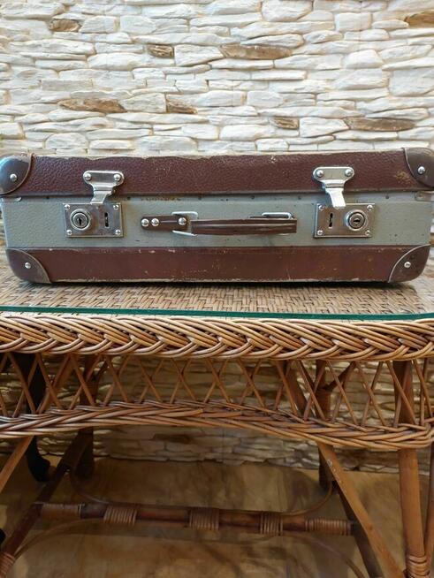 Stara walizka z czasów PRL