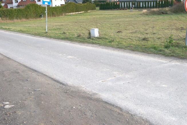 Działka 23,3 ara Głusk - media, I linia