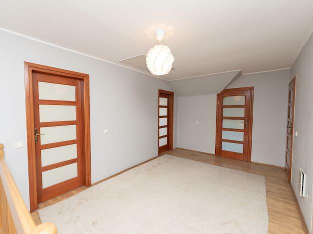 Dom Czernica, M. Reja