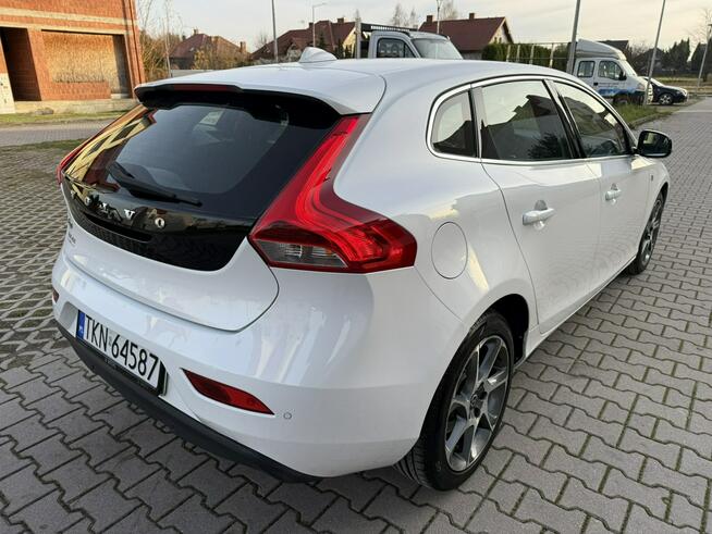 Volvo V40 1.6D Ocean Race Virtual Skóra PDC Alu Biała Perła Carpass