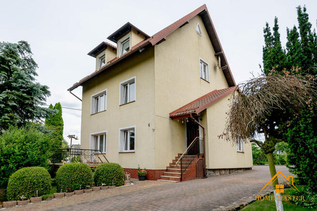 dom pomiędzy dwoma jeziorami