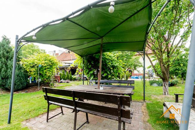 dom pomiędzy dwoma jeziorami