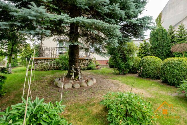 dom pomiędzy dwoma jeziorami