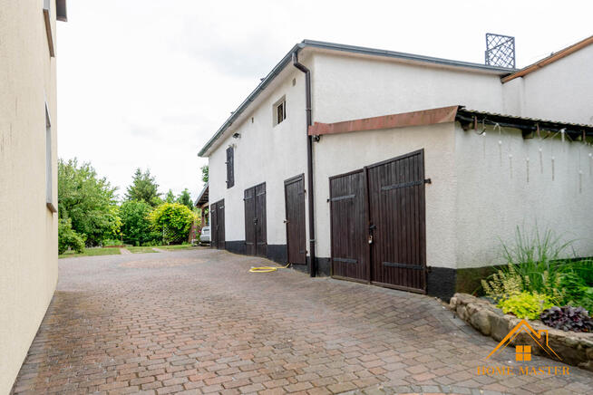 dom pomiędzy dwoma jeziorami