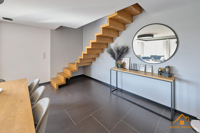 nowoczesny dom z basenem