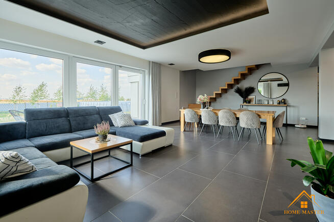 nowoczesny dom z basenem