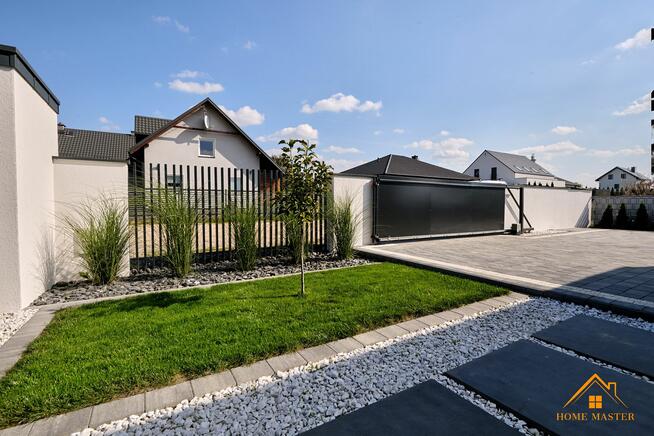 nowoczesny dom z basenem