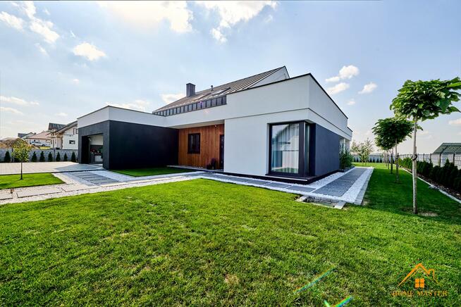 nowoczesny dom z basenem