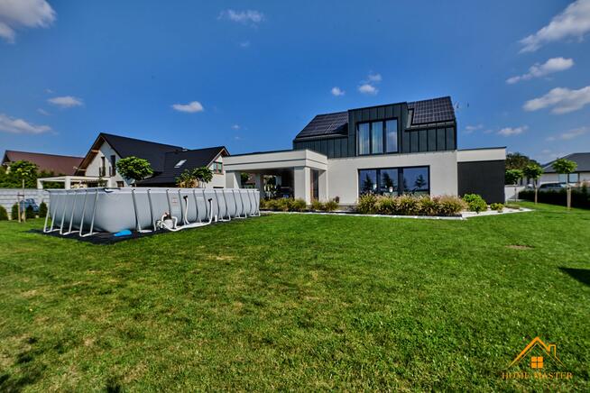 nowoczesny dom z basenem