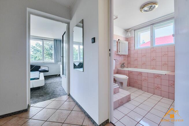 Dom z halą warsztatowo-garażową przy S7