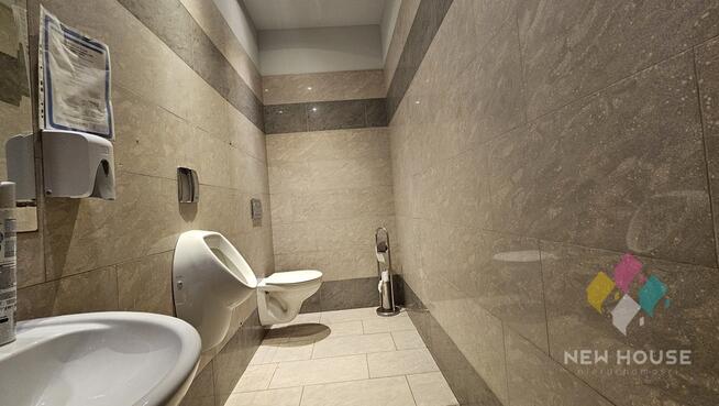 4 pomieszczenia biurowe 57,5m2 - parter, parking