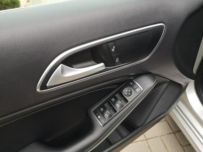Mercedes A 180 1,6 16v 122KM Klimatronik Navigacja Alu Skóra Gwarancja