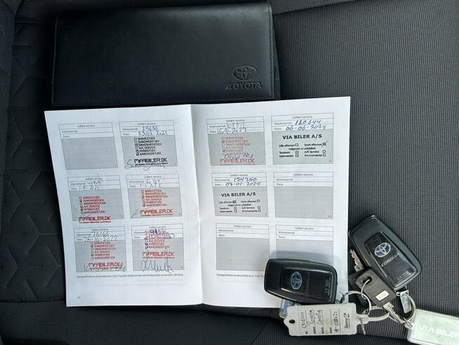 Toyota Corolla LEDY*XENON*NAVI*Czarny*Dach*Kamera*Cofania*Grzane*Fotele*Serwis*ASO