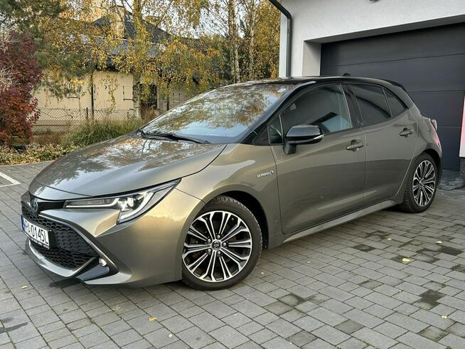 Toyota Corolla LEDY*XENON*NAVI*Czarny*Dach*Kamera*Cofania*Grzane*Fotele*Serwis*ASO