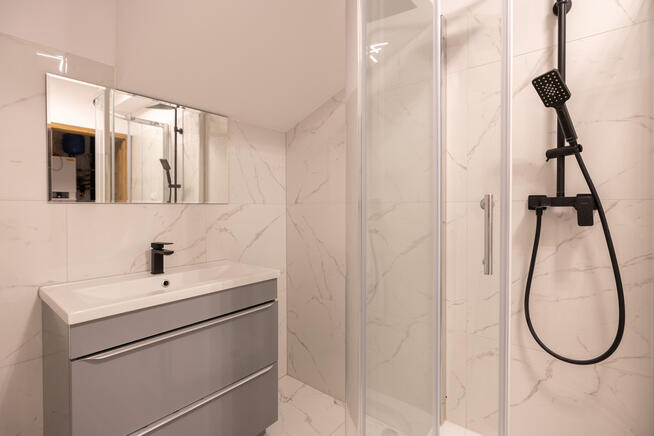 Dom do wynajęcia - Garaż -Domasław