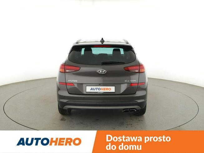 Hyundai Tucson lift klima auto navi grzane fotele kamera i czujniki parkowania