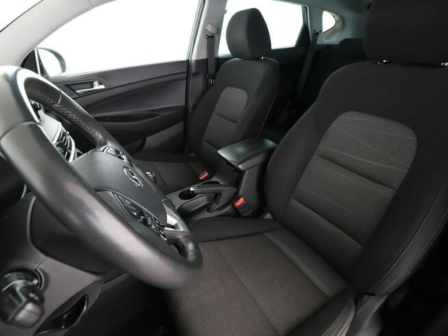 Hyundai Tucson lift klima auto navi grzane fotele kamera i czujniki parkowania