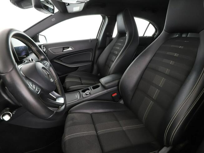 Mercedes A 220 4x4 automat full LED półskóra, czujniki parkowania